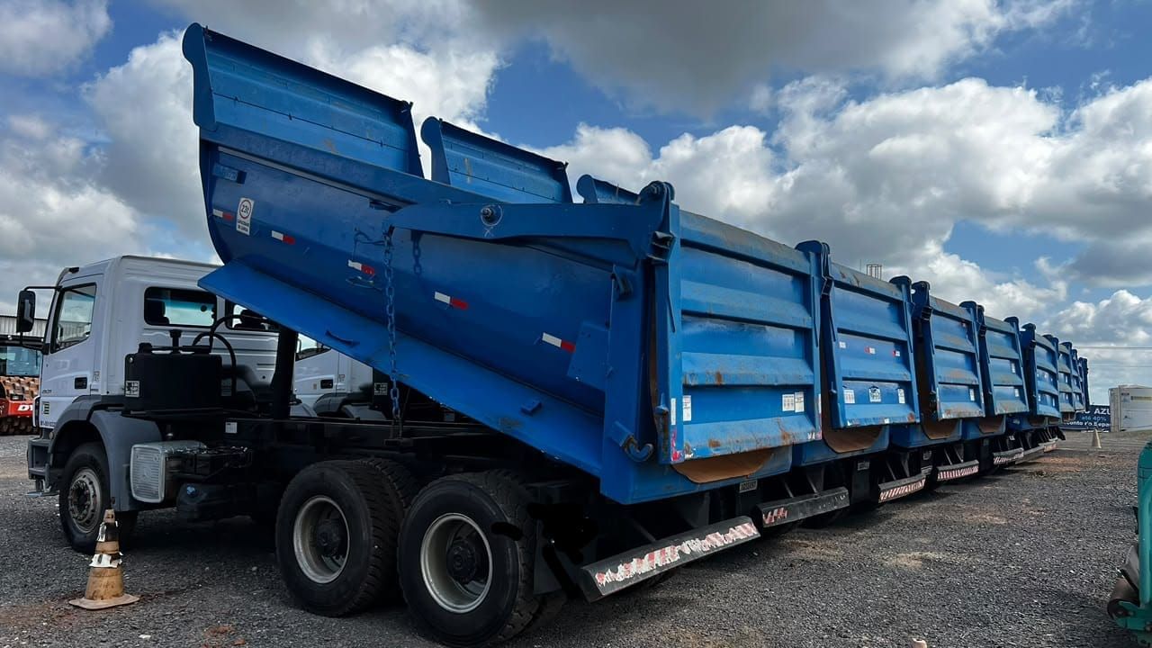 MERCEDES BENZ AXOR 2831 6x4 2013 — foto 4