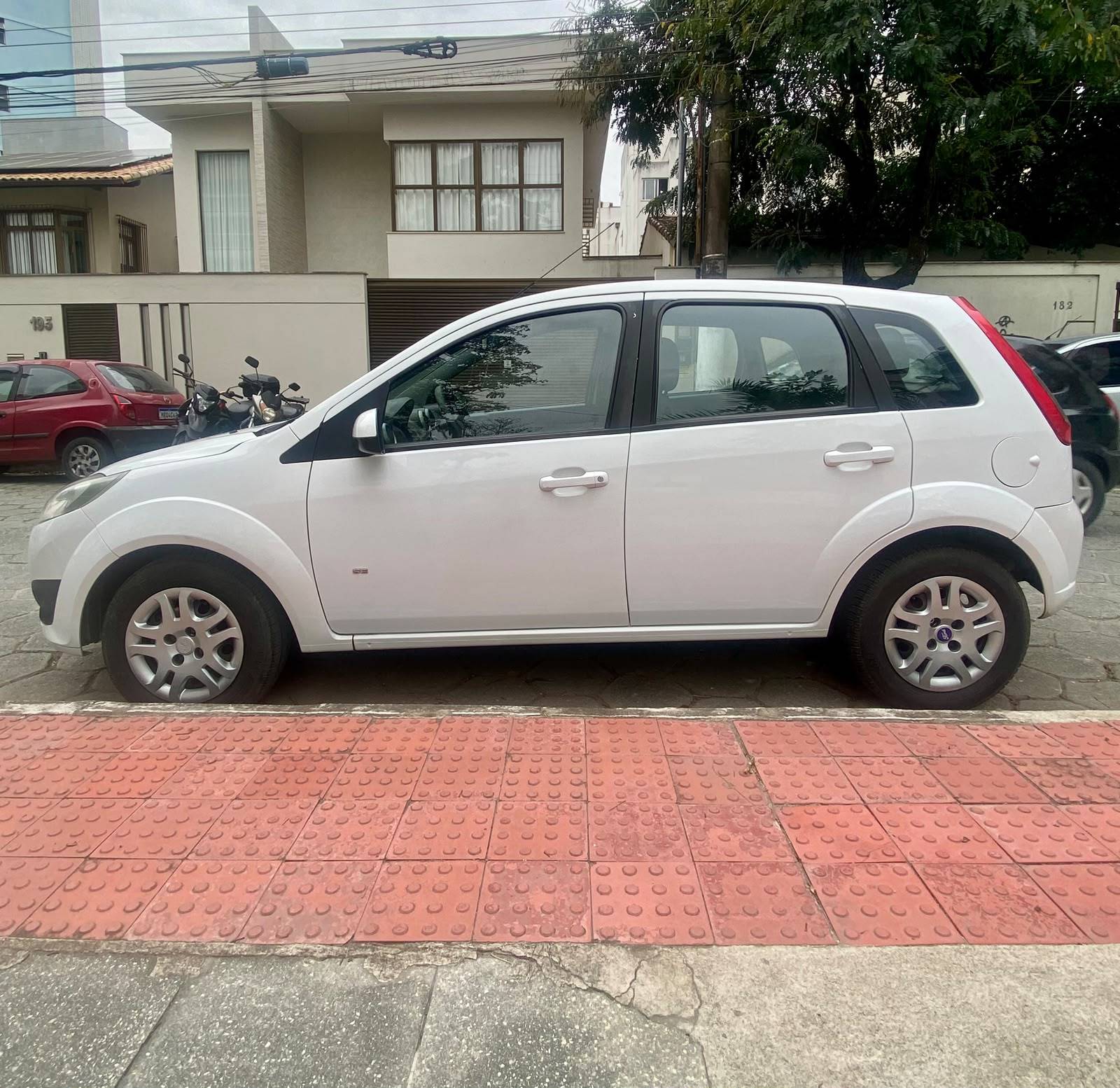 FORD Fiesta SE 1.0 8V Flex 2014 — foto 3
